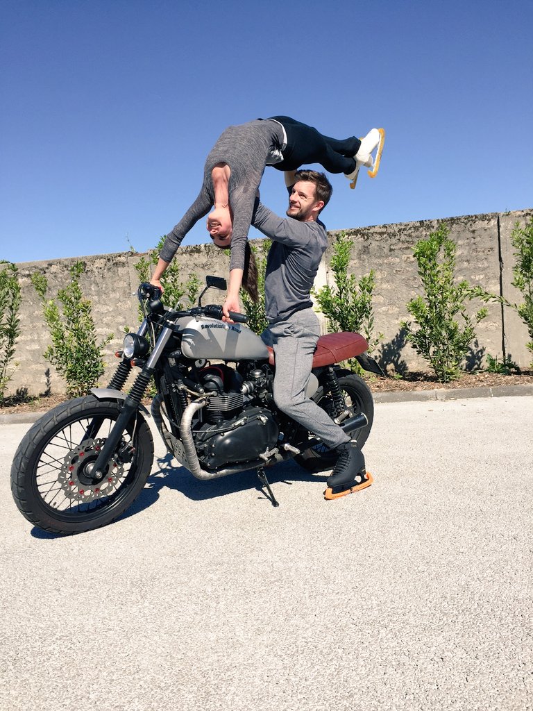 valemarchei14's tweet photo. @TheReunion_it ci hai sfidato..noi ci stiamo preparando. Ora basta solo togliere il cavalletto😜. Organizziamo?😎 https://t.co/9NePCHCdmq