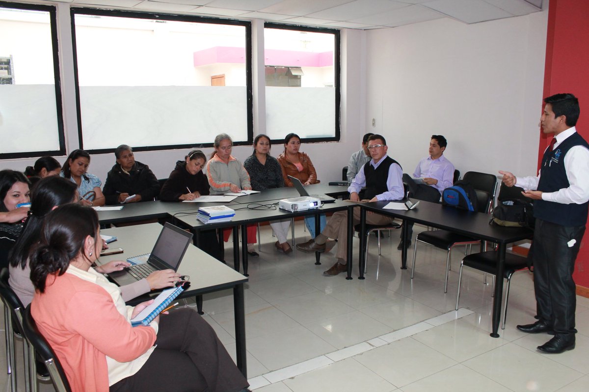 ParticipaLoja's tweet photo. Primera jornada del taller "Mecanismos de Participación Ciudadana" en el #CASMH de la @prefecturaLoja @CPCCS https://t.co/p8MzveFYsb