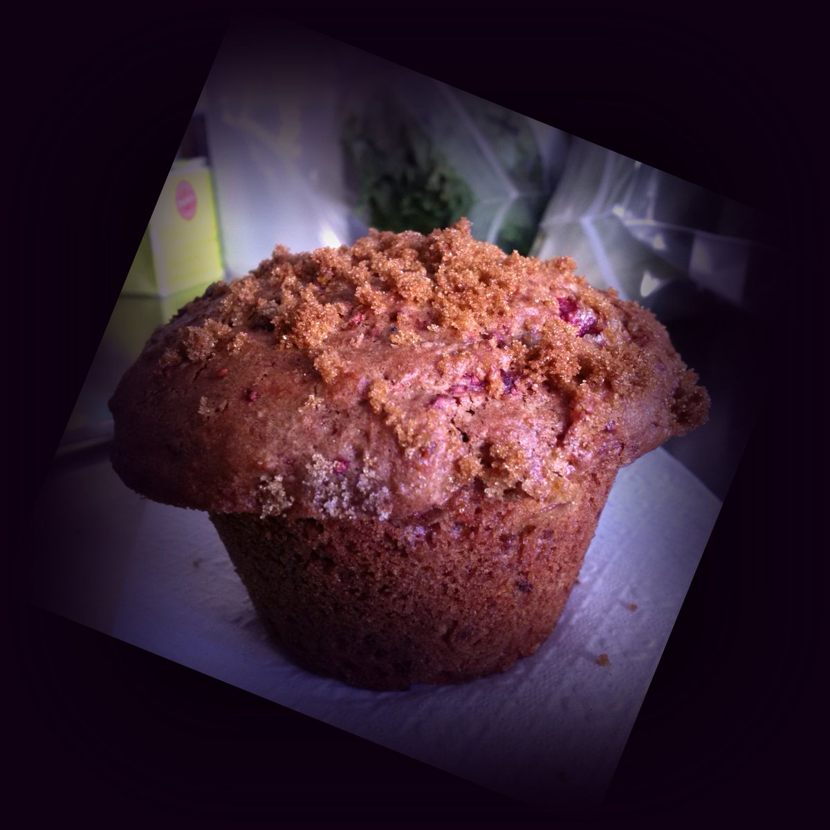 HicksCafe1's tweet photo. Raspberry Rhubarb Muffins #homemade #hickshouse #realfood #local https://t.co/8SCIqxW7f1