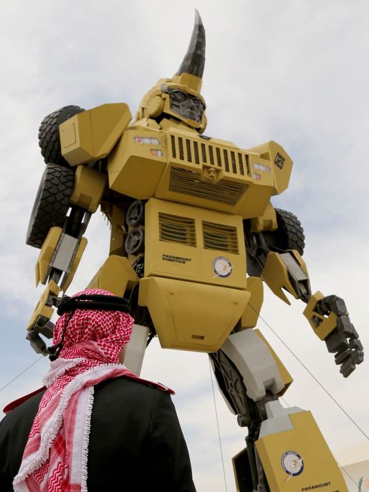 laraseligman's tweet photo. Meet the 1-ton giant 'superhero robot' on display at #SOFEX2016, @JenJudson reports https://t.co/026lzH1w8k https://t.co/rjTpZ3g09S