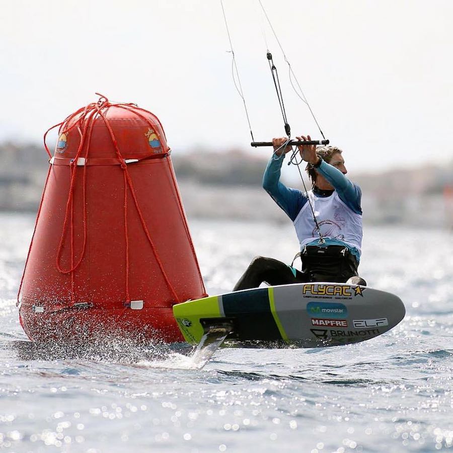 España sube al podio en el primer Campeonato de Europa de Kite Foil #kitesurf ow.ly/QHEt300w5bd