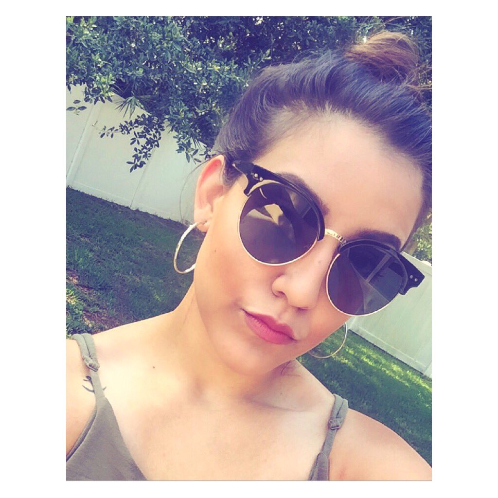 Deltaco27's tweet photo. Obsessed with my new sunnies. Thanks @SunglassSpot βπΌοΈ #forthelowlow #yourewelcome https://t.co/WeVR6VY91b