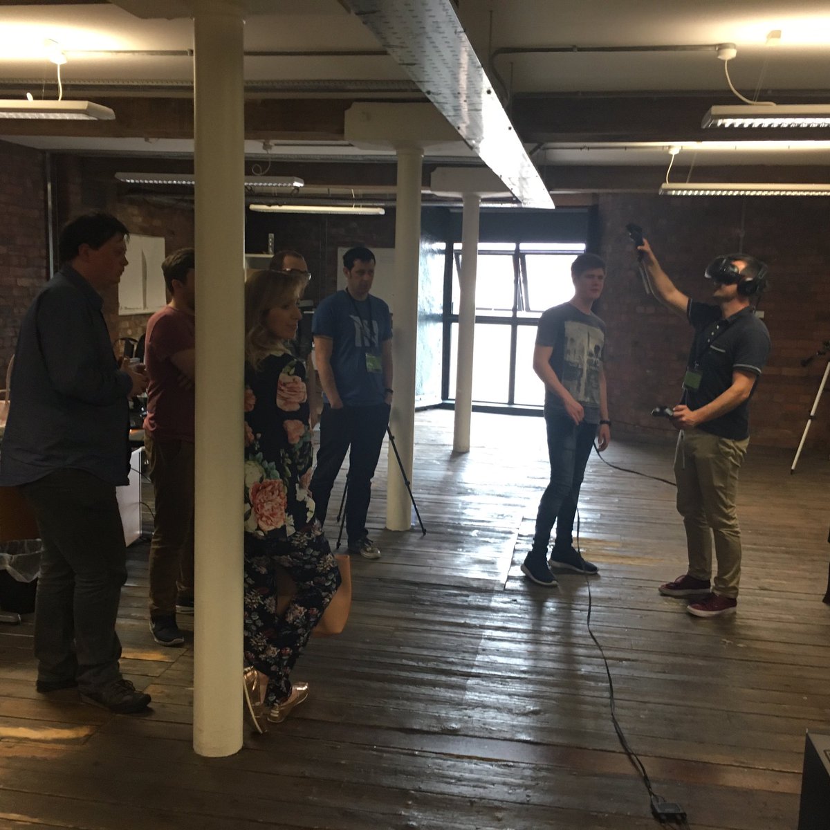 vTimeNet's tweet image. The vTime crew are introducing members of the #BinaryFest16 Gathering to #VirtualReality #VR