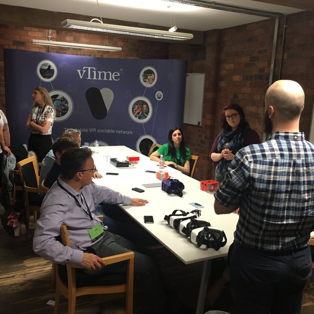 vTimeNet's tweet image. The vTime crew are introducing members of the #BinaryFest16 Gathering to #VirtualReality #VR