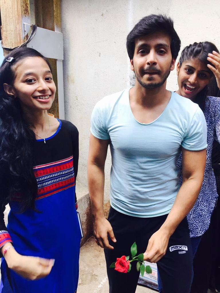 ParamSinghFC's tweet photo. More pictures @8paramsingh  by @worddream1251 from the sets😍 https://t.co/C0xy44dCIj
