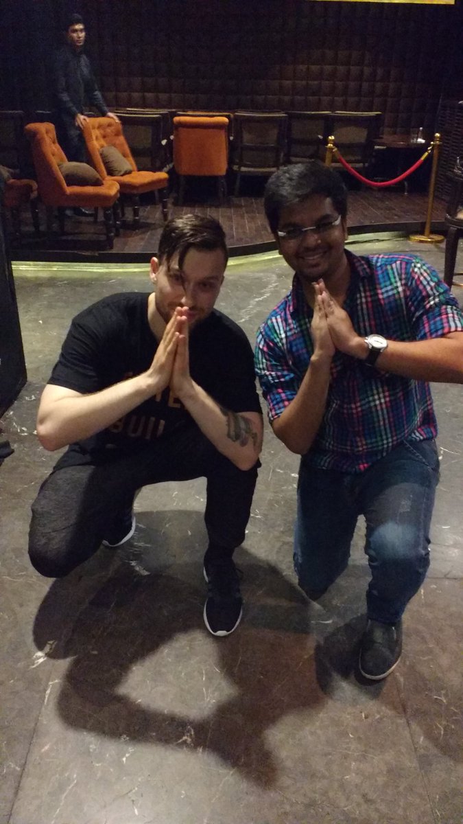 bhavikRana27's tweet photo. @VIBENATIONAL a sick namaste wd @Sikdope #vibeturns1 🙏🙏🙏🙏 https://t.co/EGt4QoJZ41