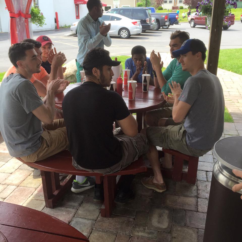 Keuka_MBB's tweet photo. We enjoyed a great team lunch @senecafarms1 on Sunday! Best of luck to all of our players taking finals today! https://t.co/DG8xGdmHdn