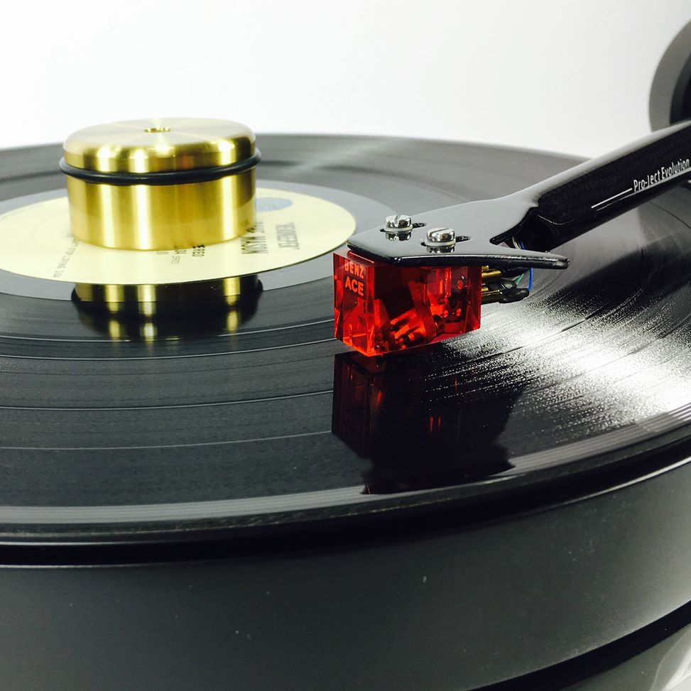 maplatinecom's tweet photo. Zoom sur une cellule #BenzMicro en action ! Jolie 😃
#phonocartridge #platinevinyle #turnt… https://t.co/mRt2vPXUra https://t.co/z0F1paOAPN