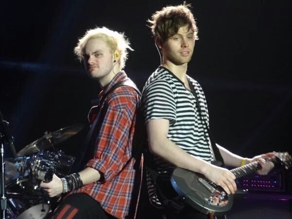 thingsaboutmuke's tweet image. they're rising on the new tour