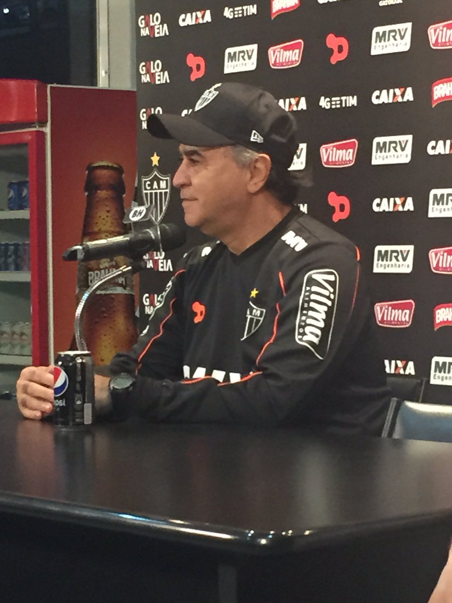 Marcelo Oliveira fala agora aqui no CT. Você confere tudo em instantes na @radioitatiaia Fique ligado!!! #Snsb