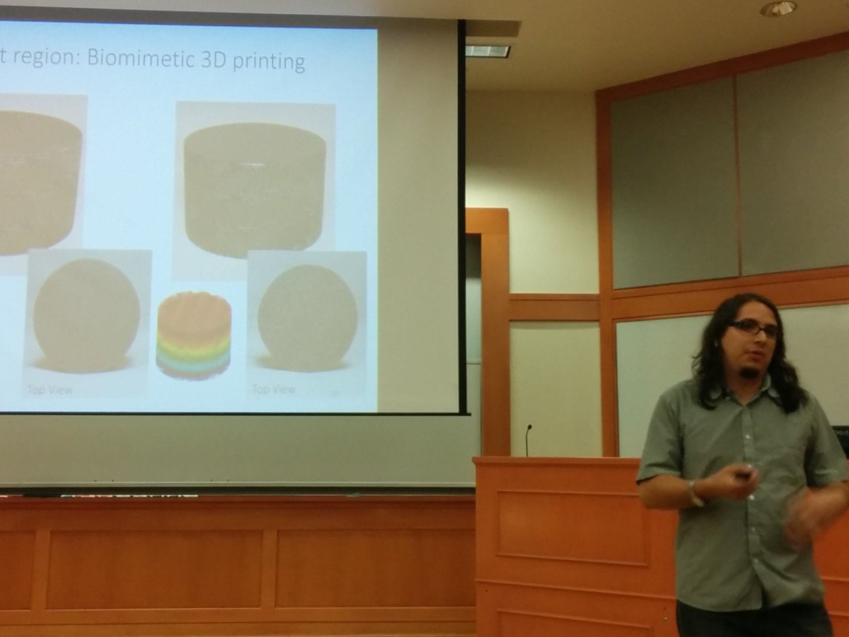 nicoguaro's tweet photo. Thanks everyone for attending my talk and interesting questions! @EmiPmc #biomimetic3D #mantisshrimp #bioinspiration https://t.co/tfIvoD5EEj