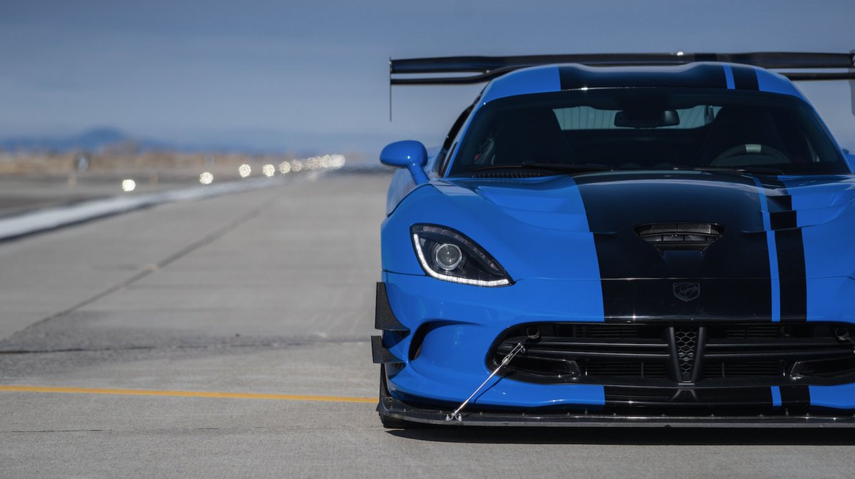Watch: Chris Evans goes flat out in a Dodge Viper… bit.ly/1OLHJh2

#TopGear #Cars #Dodge #DodgeViper