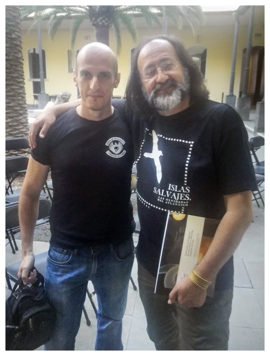 javieraguilarm's tweet photo. Una tarde inolvidable para mí. Un gran placer conocer a @DOMINGUEZLM y poder escucharle y aprender una vez más de él https://t.co/iqO3PwVbHd