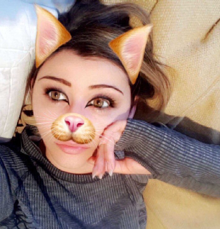 DeleanorDivaaa's tweet photo. Eleanorsnap 😻😻😻 https://t.co/G0zyFbW9bK