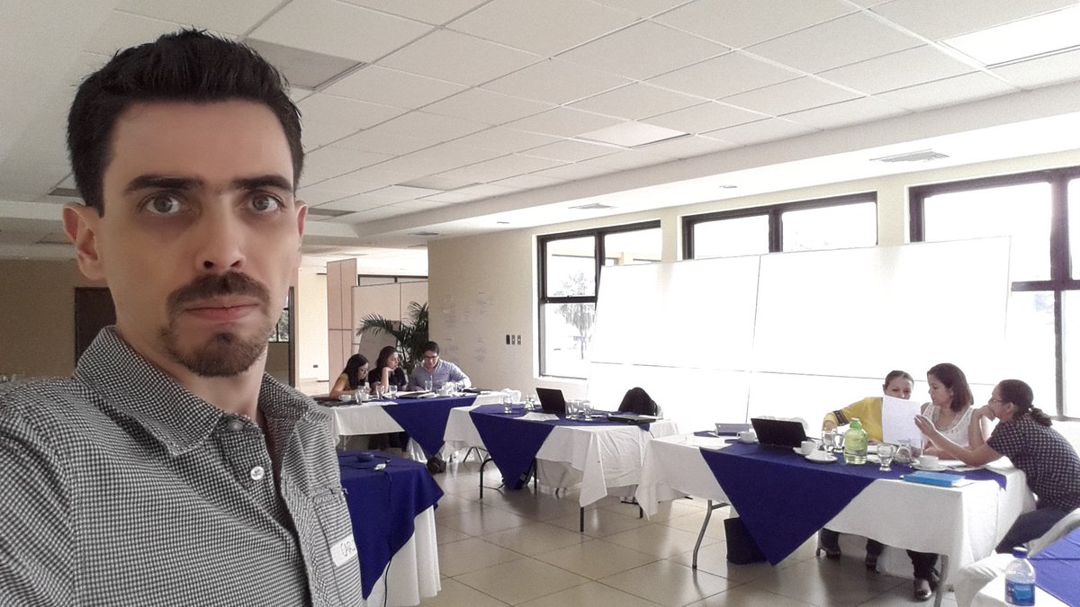 CarlosAHurtadoE's tweet photo. Equipos de @ASESUISA @BancoAgricolaSV trabajando en equipo
@AgilesSura 
#specwriter #somosagiles https://t.co/Z0NGnLHD5G