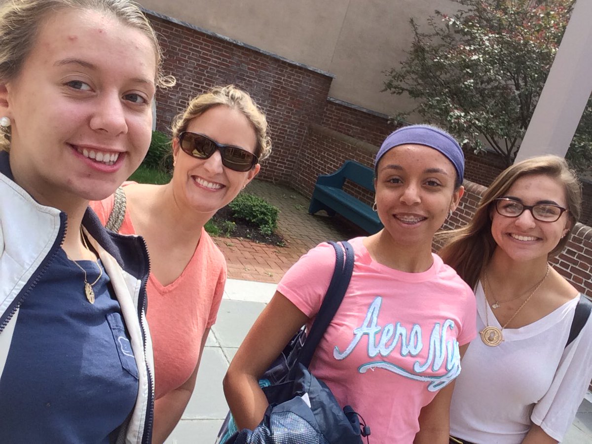 SSPFranklin's tweet photo. A beautiful day in Franklin Court #sspatais https://t.co/PY0gd84DgL