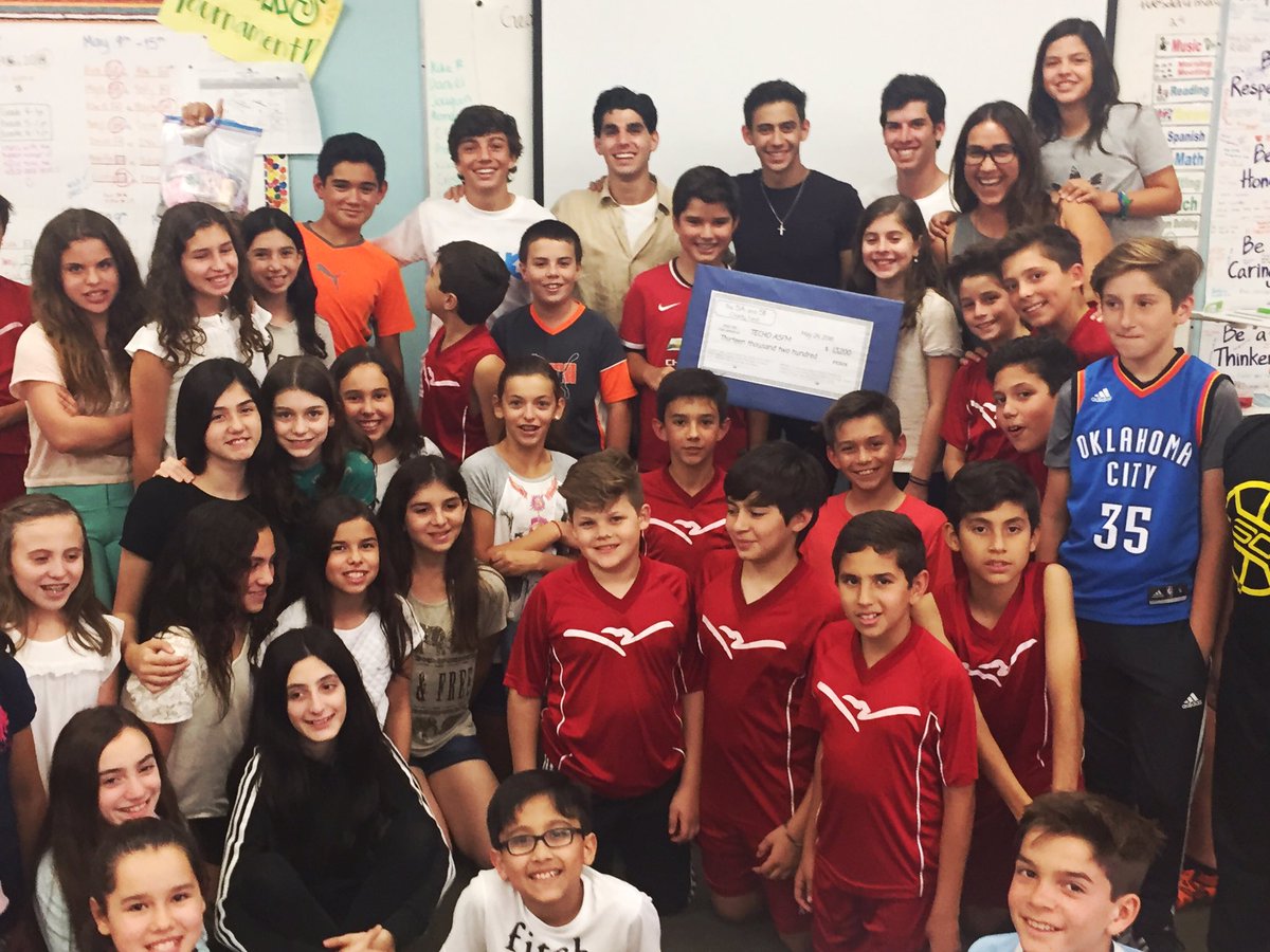 LauraPBlancoV's tweet photo. 5A and 5B raise 13K pesos to build a house with #TECHOASFM 🏠#OneASFM #servicelearning #ASFMelem https://t.co/3JpqRbfLYs