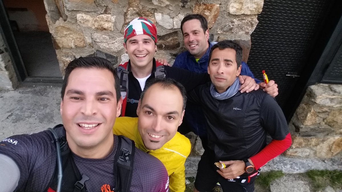 YonVilarrasa's tweet photo. Entreno fins a #PratPrimer preparant la @andorraultra amb companyia immillorable #Celestrail #MaratóDelsCims https://t.co/G2g17DGH5I