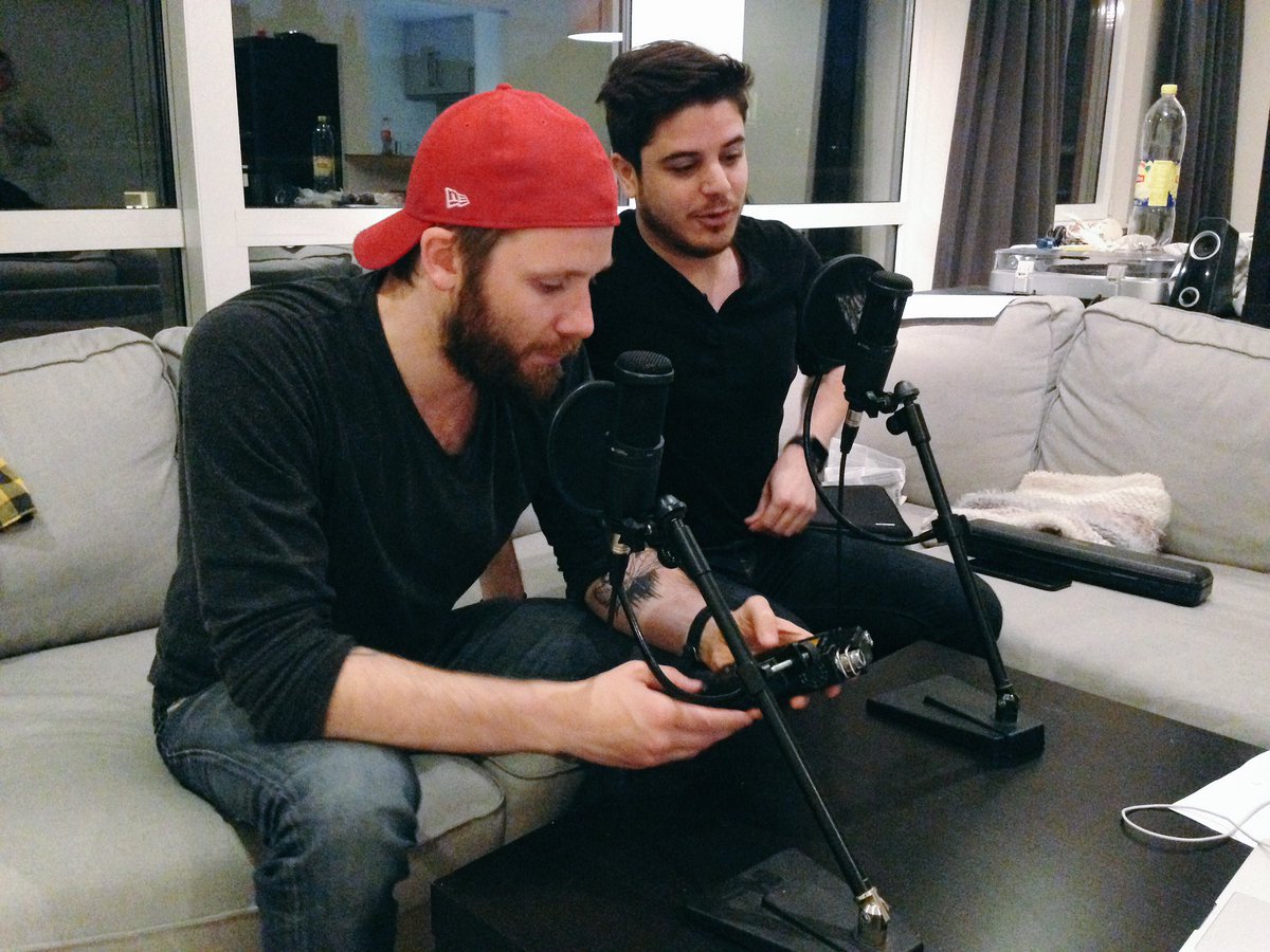 MakeItRainASBL's tweet photo. .@DanGagnon &amp; @AnthonyMirelli commencent à enregistrer un podcast de @CNWpodcast en direct : https://t.co/QRai3m2feo https://t.co/iAomrR58Eg