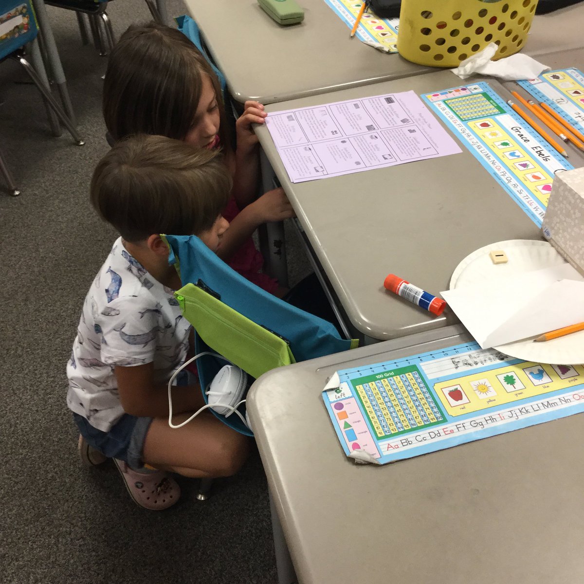 MrsZhp's tweet photo. Our annual K visit to 1st grade! The kids enjoyed showing the kindergarteners around! (part 3) #dg58learns https://t.co/TrlKaEBWkJ