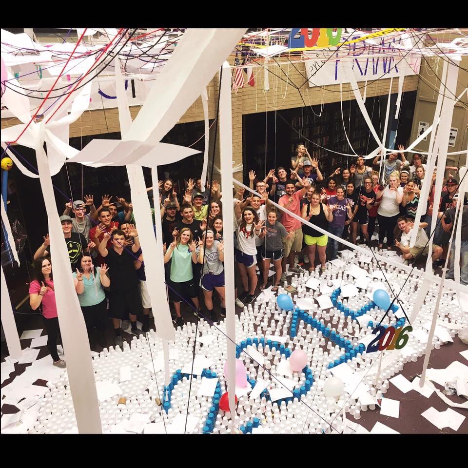monty_babers's tweet photo. Senior prank continuation #seniors16 https://t.co/Aj4Dc5yNOf