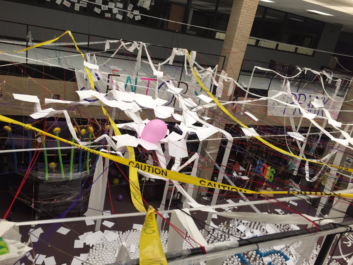 monty_babers's tweet photo. Senior prank continuation #seniors16 https://t.co/Aj4Dc5yNOf