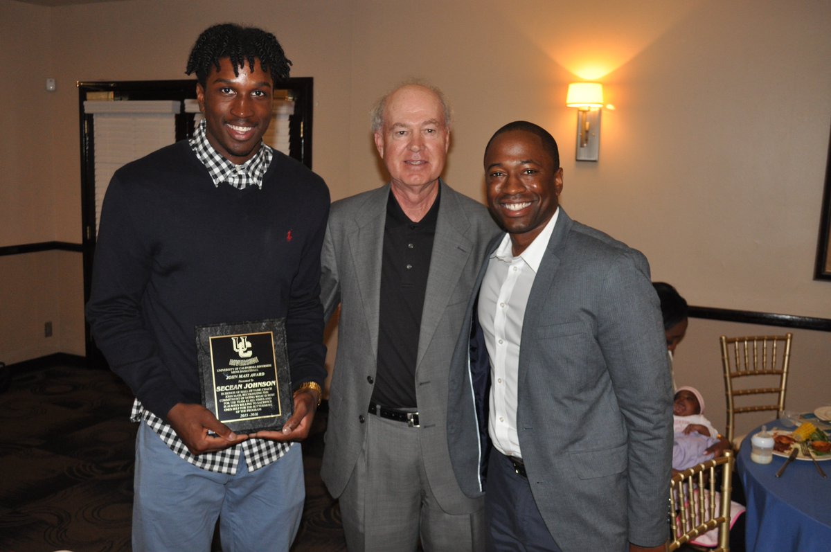 UCRMBB's tweet photo. Recap from last weekend's team banquet: Secean Johnson awarded John Masi Award #CommitmentToTeam #SacrificeForTeam https://t.co/rk0nZnRncG