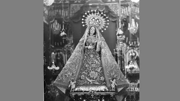 El hermano mayor de <a href="/dolorescordoba/">Los Dolores</a>: «La foto de la Virgen ha sorprendido a los cofrades» w.abc.es/hf5rzt