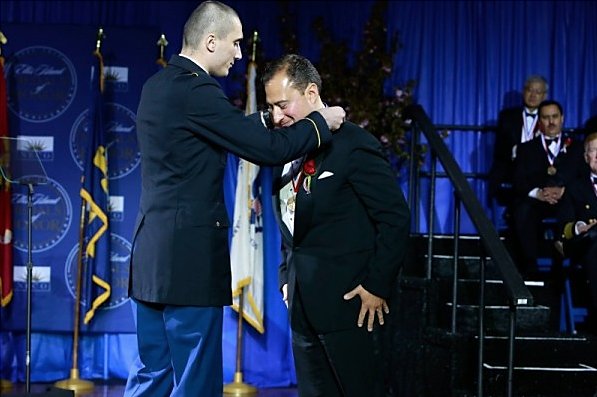 RobinHoodNYC's tweet photo. Proud to see #RHBoard member Alex Navab receive the 2016 Ellis Island Medal of Honor https://t.co/XVqqj07iq3 https://t.co/lTstKjtSgV