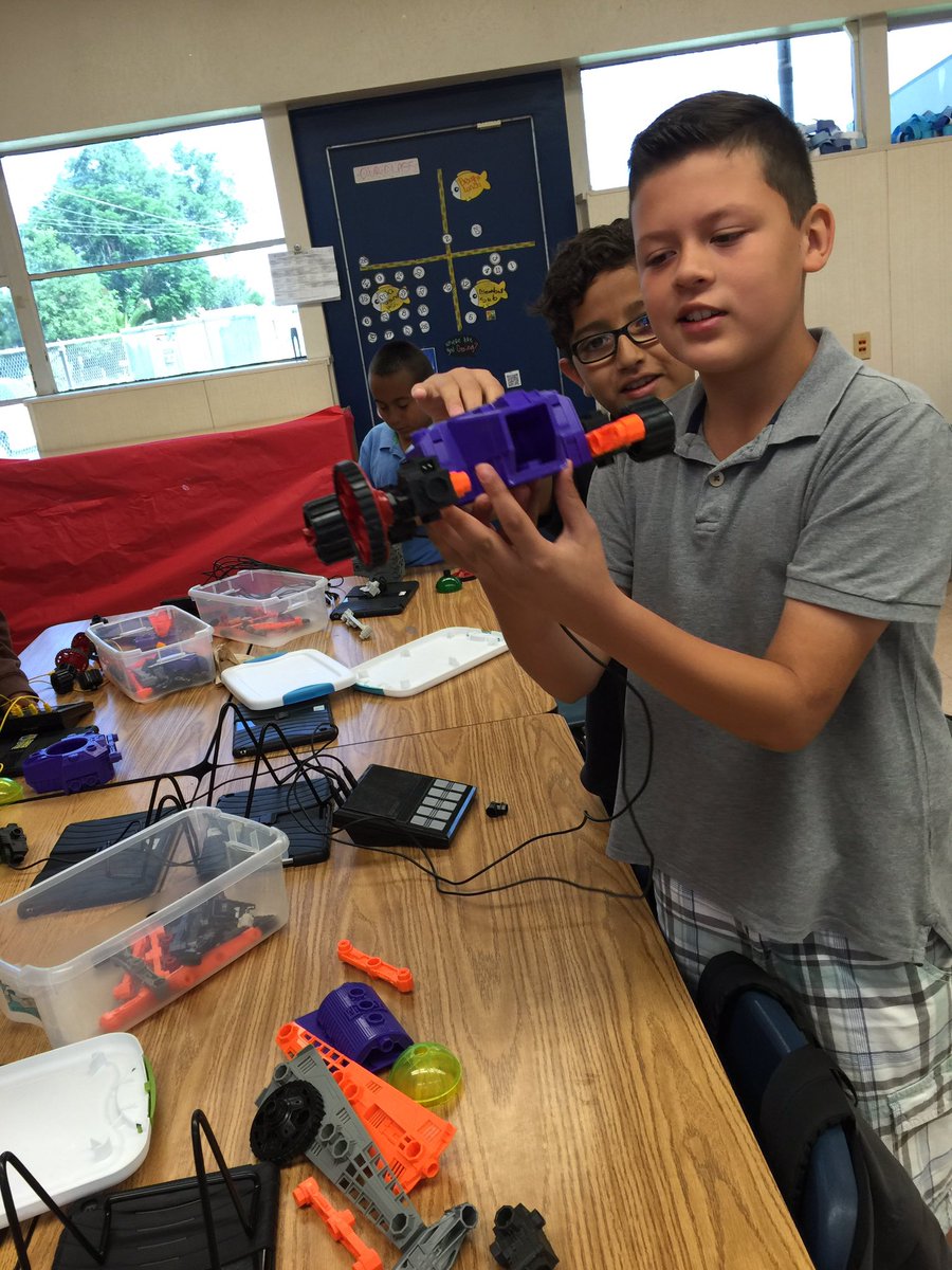 RodriguesK3ELA's tweet image. Conference call with Museum of Flight #STEM #buildingrobots #theyloveit #awesometechcoach @LJCteach
