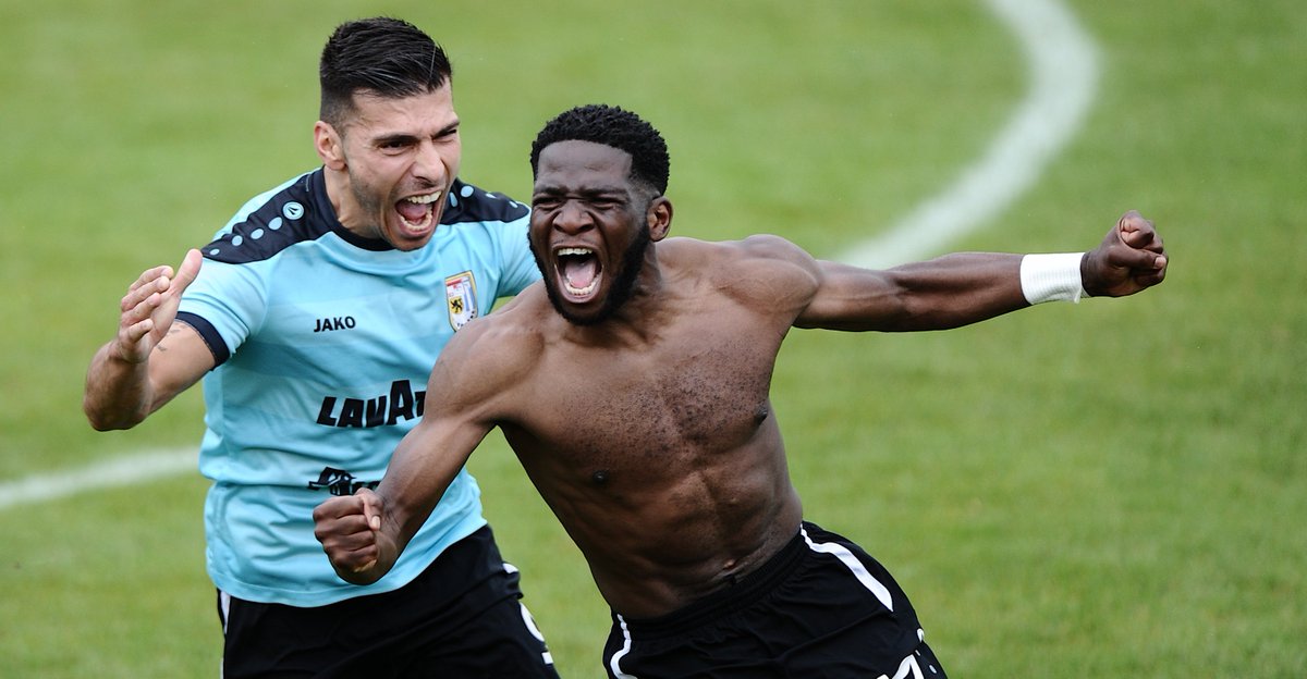 C’est vous l’entraîneur : votez pour l’équipe-type de la saison 2015-16 de BGL Ligue >> 
bit.ly/27Ro8rF