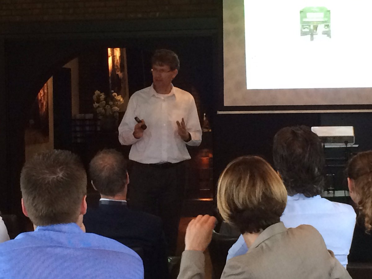 Prof. dr. Roberto Flören van universiteit <a href="/Nijenrode/">Nijenrode</a> spreekt over generaties in familiebedrijven <a href="/jongmanagement/">JongManagement_VNO-NCW</a>