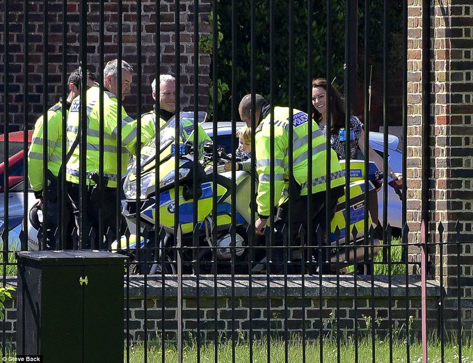 View image on Twitter