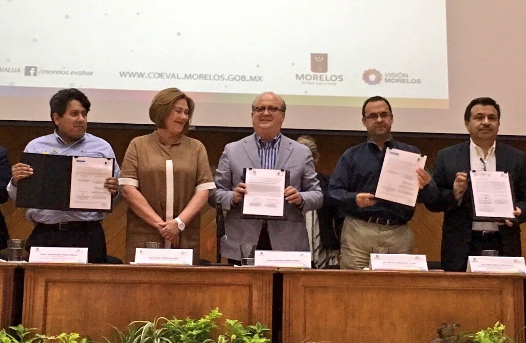 patymorag's tweet photo. Asisto a Firma del convenio con @coneval @CIDE_MX @EVALUADF p/ evaluar las políticas públicas. #MorelosTransparente https://t.co/xGW0NRvrNy