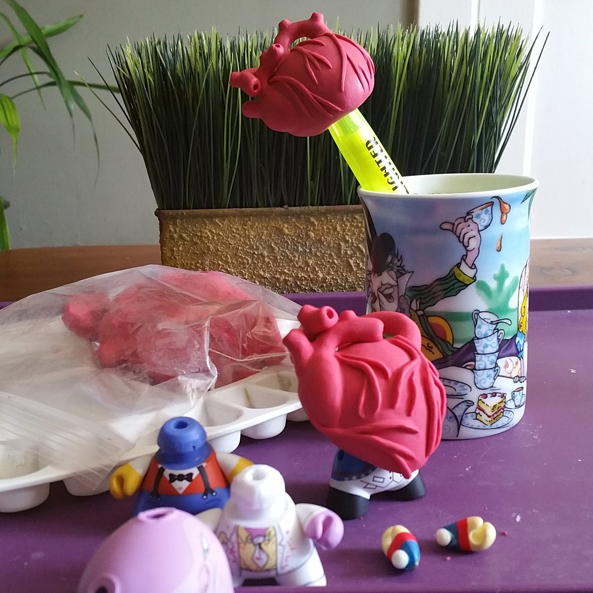 Homunculustudio's tweet photo. Working in a new project for an IG giveaway... Anotomical heart #dunny #munny #designertoy https://t.co/MpqS2M85Tm