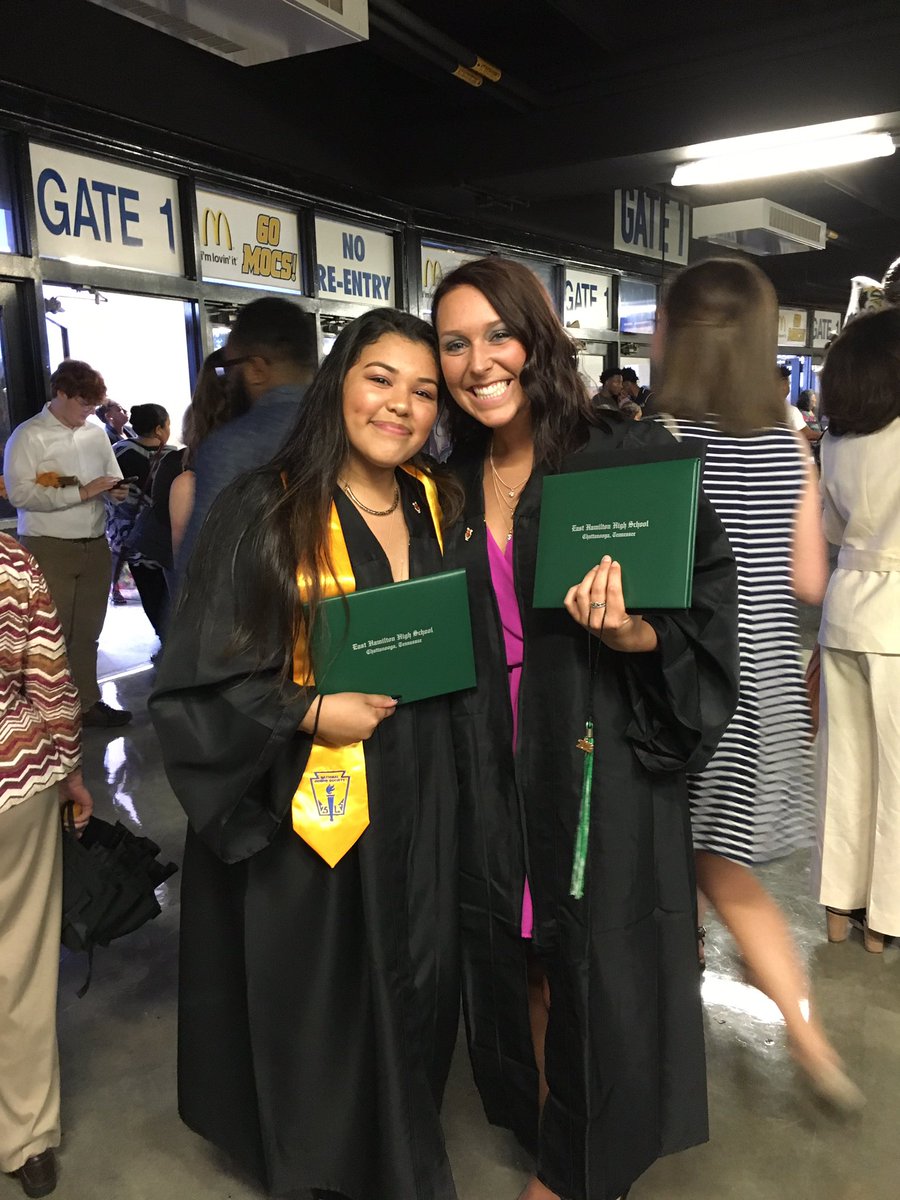 jenayalaa's tweet photo. Once a cane, always a cane 🤘🏼💚 https://t.co/NYvpvEFfua