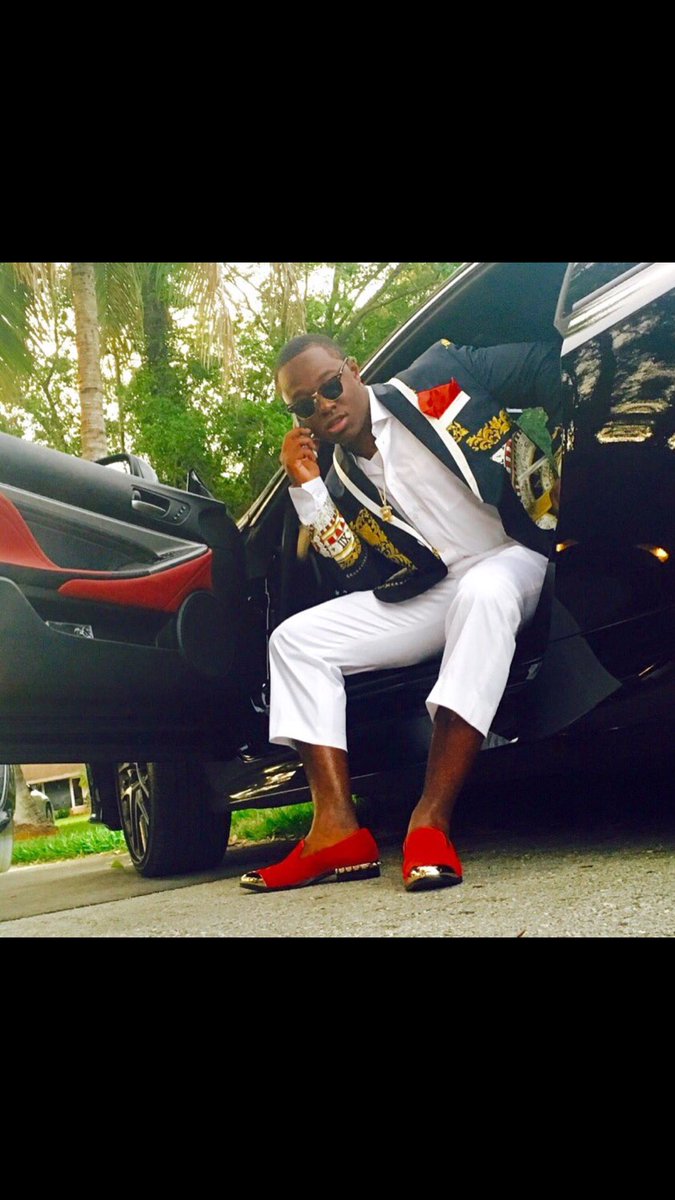 Miami2K17Prom's tweet photo. 🔥🔥💸 #Prom2k16 https://t.co/0o6aov63sY