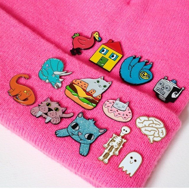 hellohelloDODO's tweet photo. REGRAM from the Queen of #HatBling @rockcakes 💕 All these pins are by #btnetsy dudes! Desi… https://t.co/lTj0DTHcOB https://t.co/qiKwX46hbM