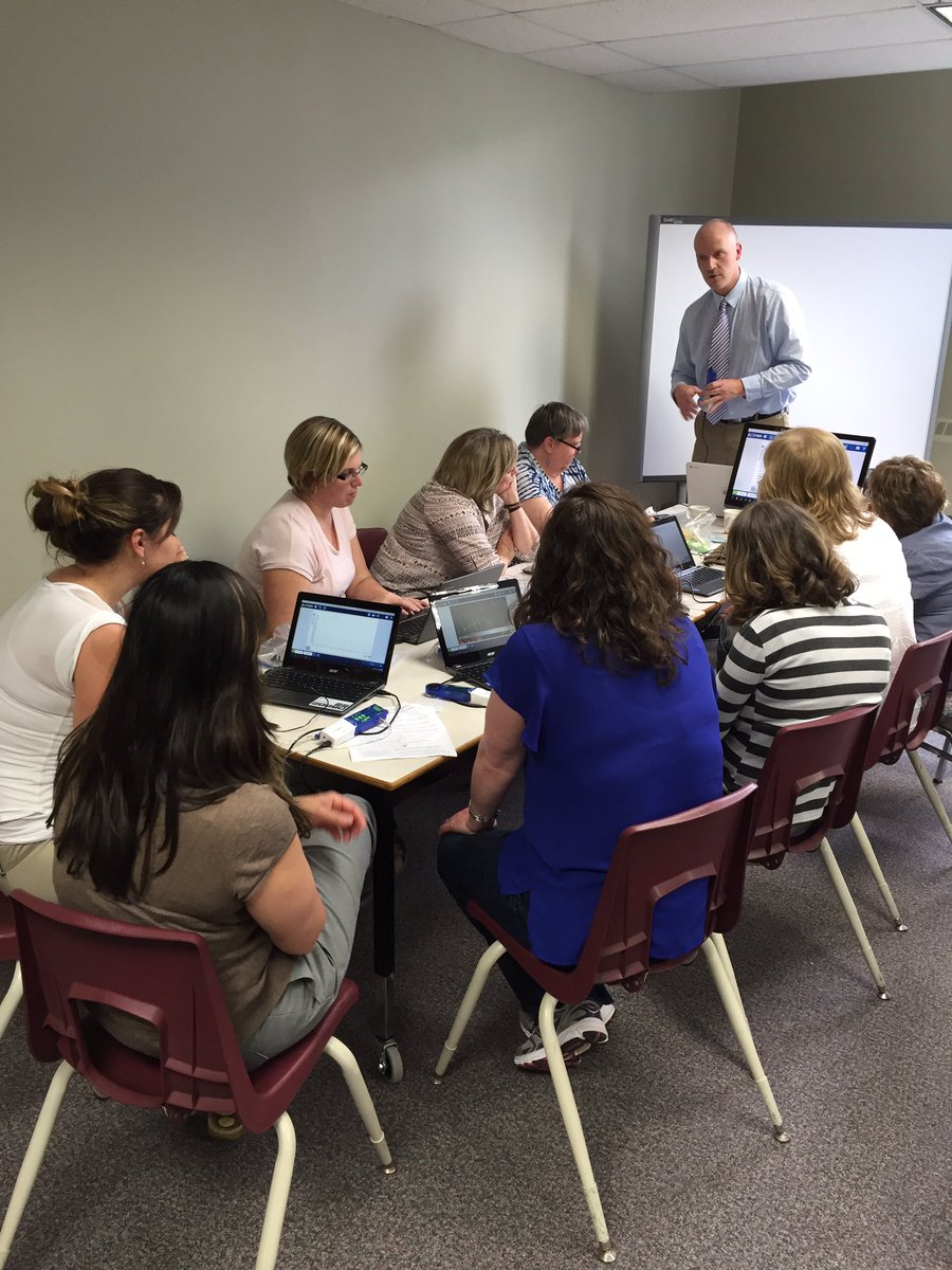 jillemacd's tweet image. Innovation and Exploration with @pascoscientific. @AVRSB grade 4/5 teachers learning about #streamlinedcurriculum.