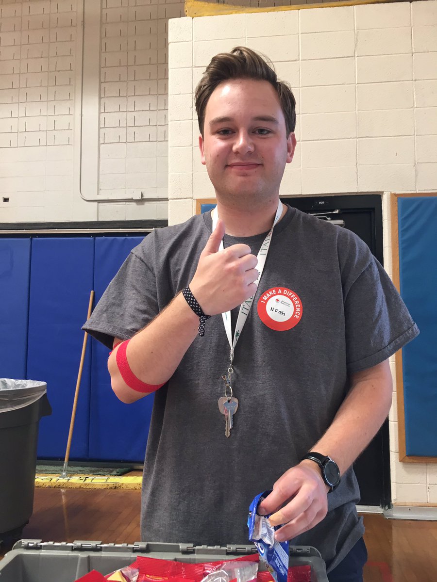 SHSGolfGirls's tweet photo. You can be cool like @noah_webstar if you come and donate 👏👏 https://t.co/BzqGJiud1L