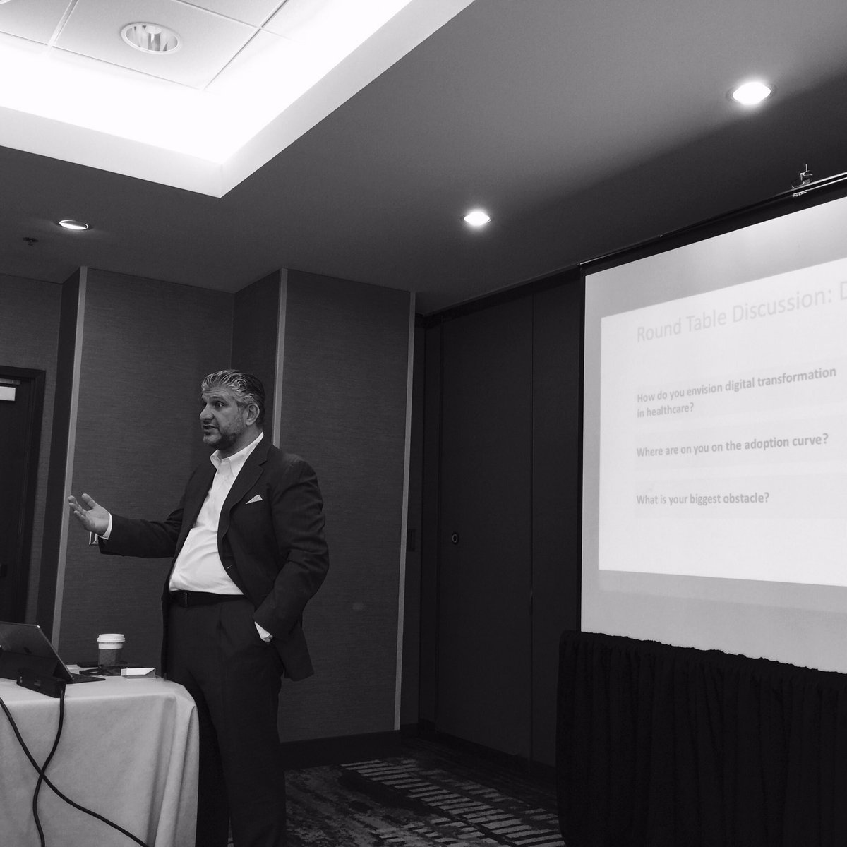 RobTiffany's tweet image. Kia Behnia from @powwowmobile discusses quickly creating new #apps for #healthcare #m6xChange