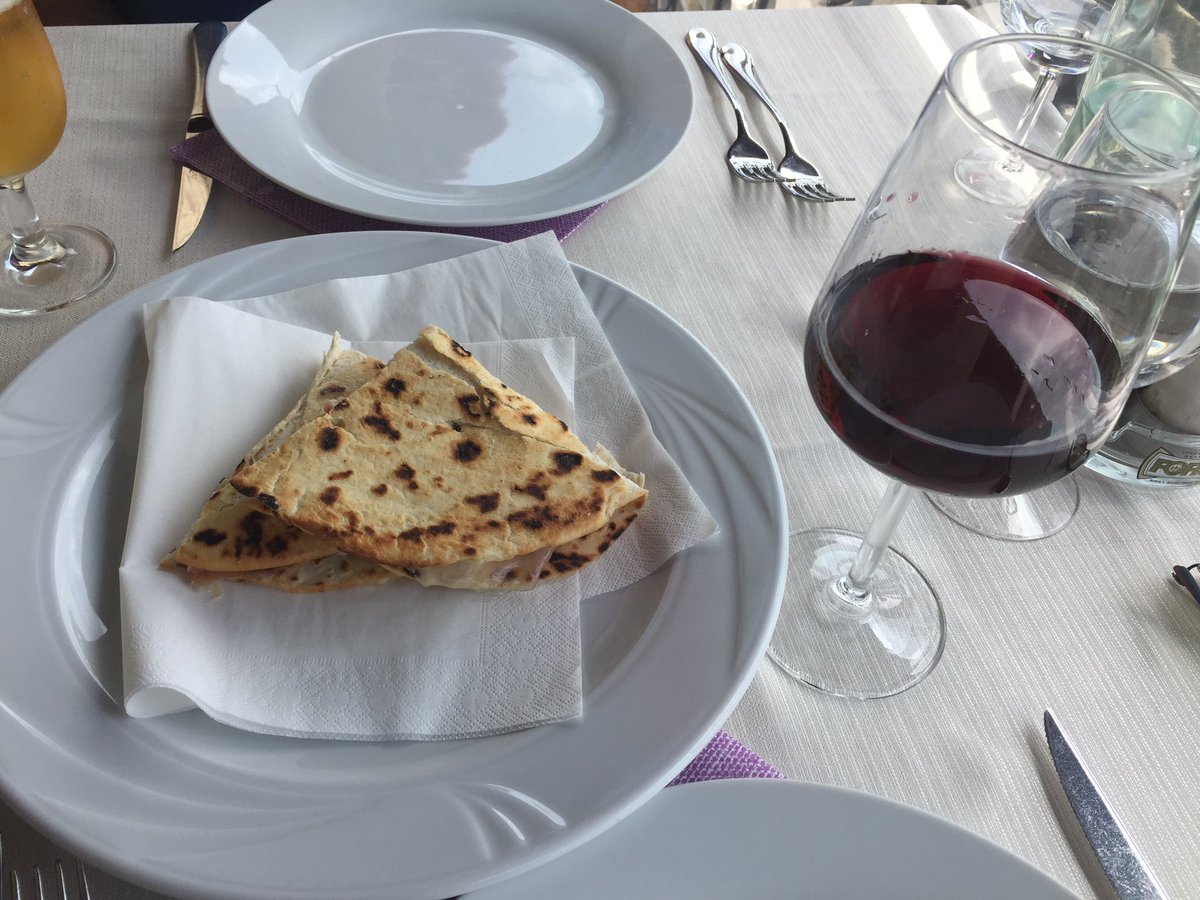 BirestoCom's tweet photo. #MutluOlmakİçin güzel bir #sofraya ihtiyaç duyuyorsanız https://t.co/wolZLhVkRd #dijital #restoran #rehberi https://t.co/Fj8o5mgMYT