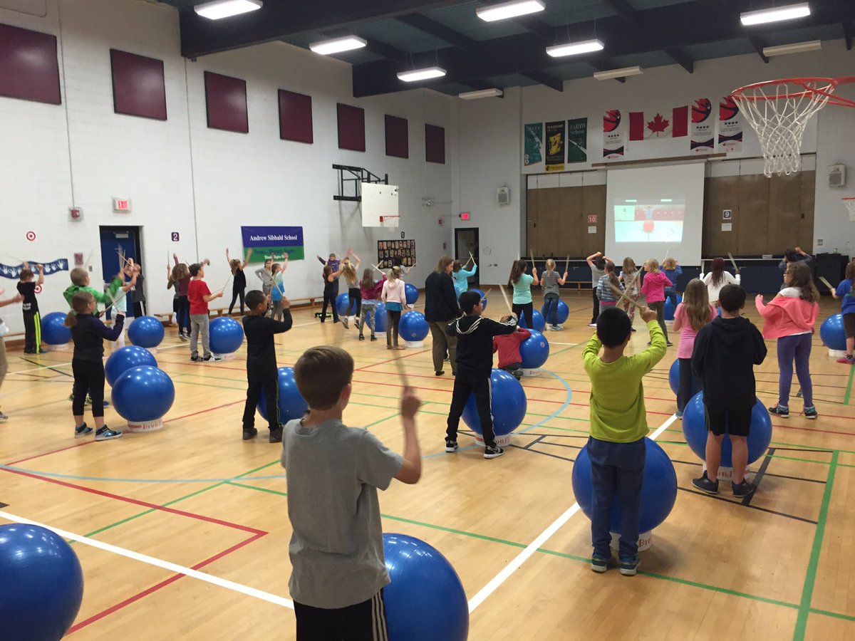 BriBolivar10's tweet photo. @SibbaldPE is #raisingheartrates with @drumfit today. @grade4wonders are busting out their own moves https://t.co/XULc5nbAHC