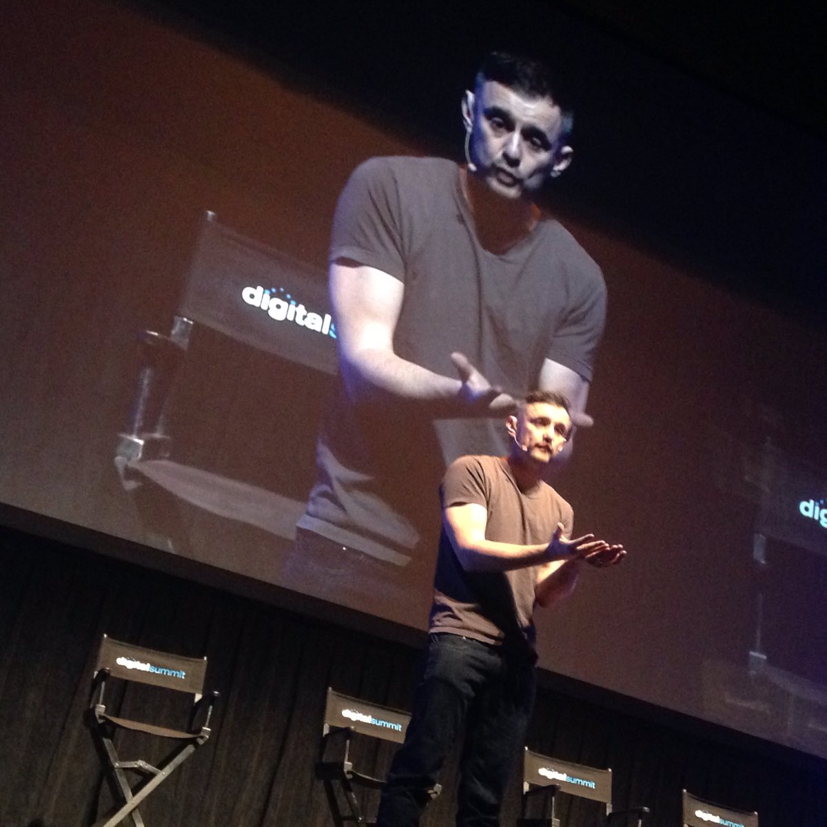 KTownsend1's tweet photo. Preach! 🙌🏻 @garyvee @DigitalSummit_ #DSATL16 https://t.co/MZ3UTrohVw