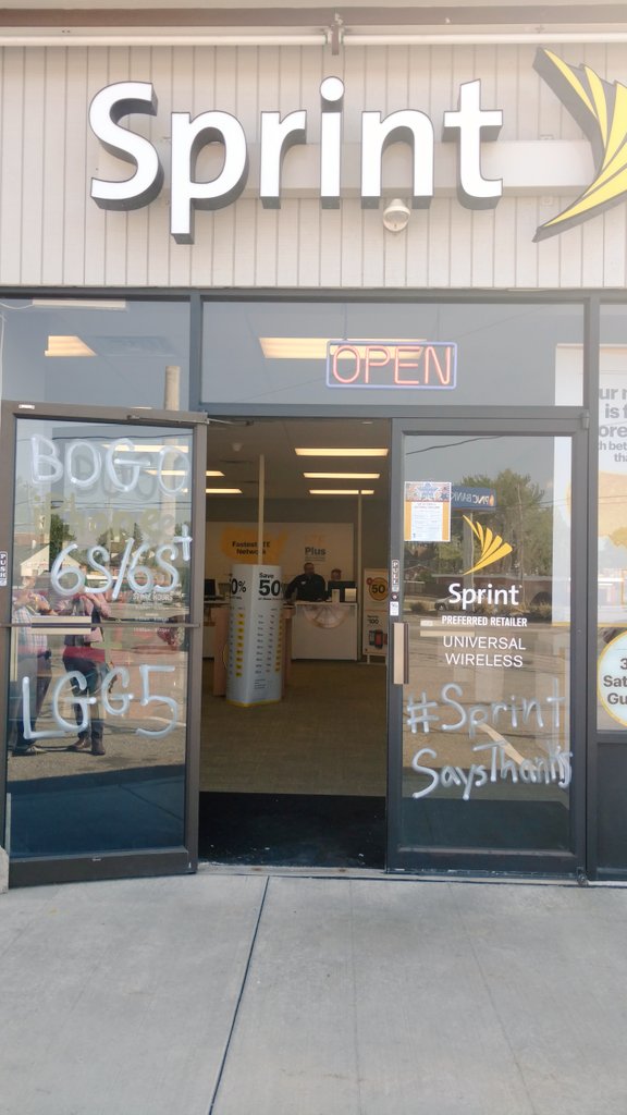 UWDMAndrew's tweet photo. This is just the beginning!!  @mark_nachman @AndieeMiller7 @DavidGraham68 #SprintSaysThanks https://t.co/pD8Vt6NTJu