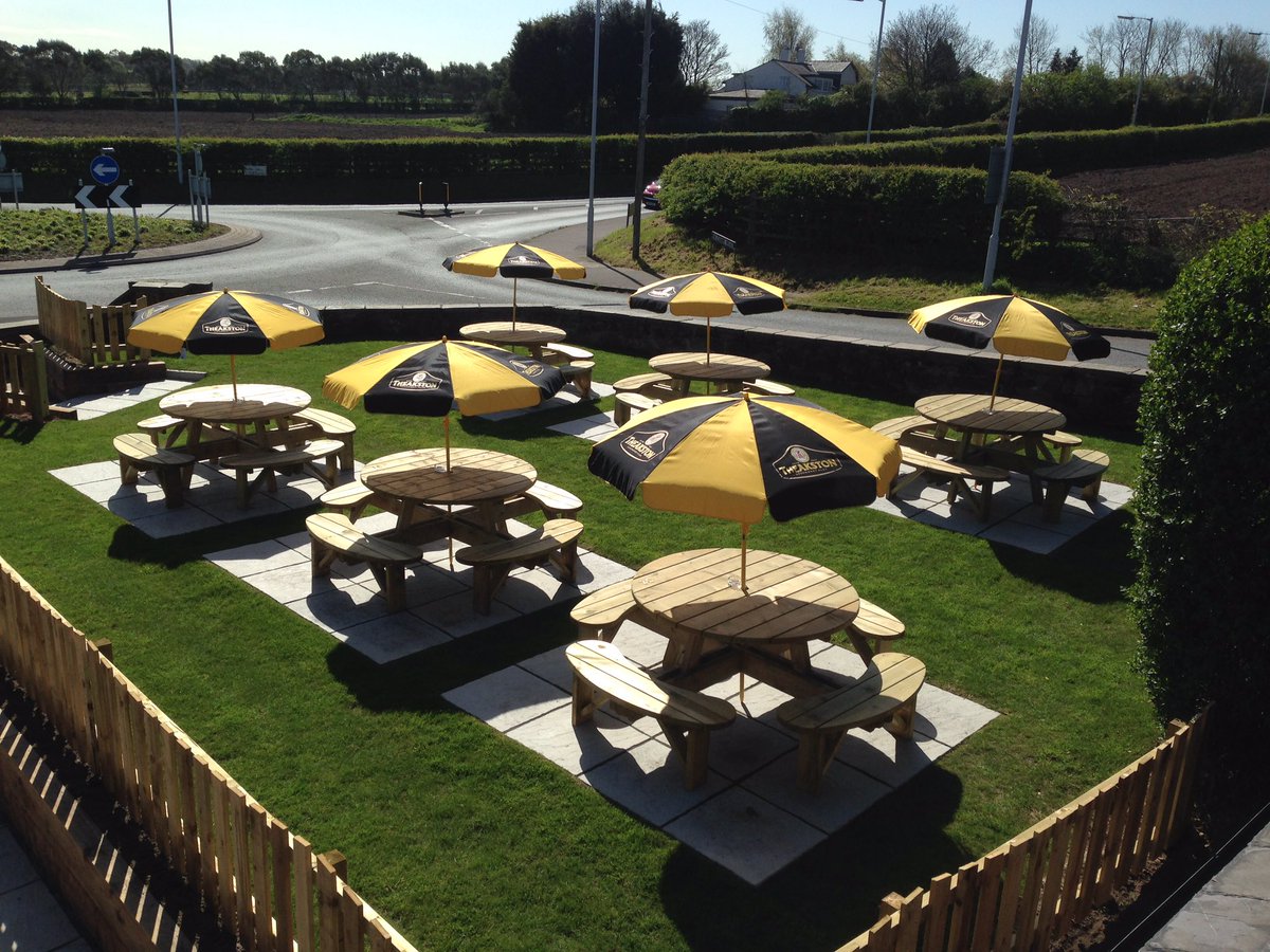 Garden BBQ with local duo Drift from 2pm this Saturday 28th