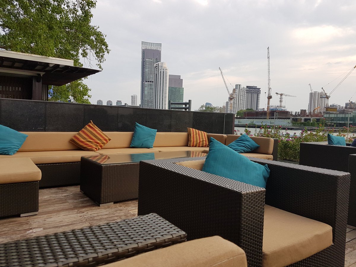 Why we love The Royal O  Sheraton  Bangkok  #RiversideLocation #GreatViews #GoodCoffee #AmazingPillows #SuperbStaff