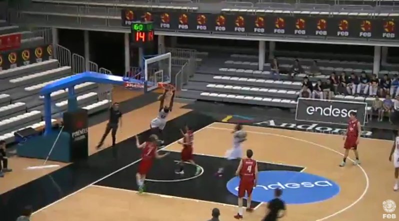 El tremendo matazo de Usman Garuba en el Campeonato de España Cadete. Con 14 años... (Vídeo) kiaenzona.com/cantera/tremen…