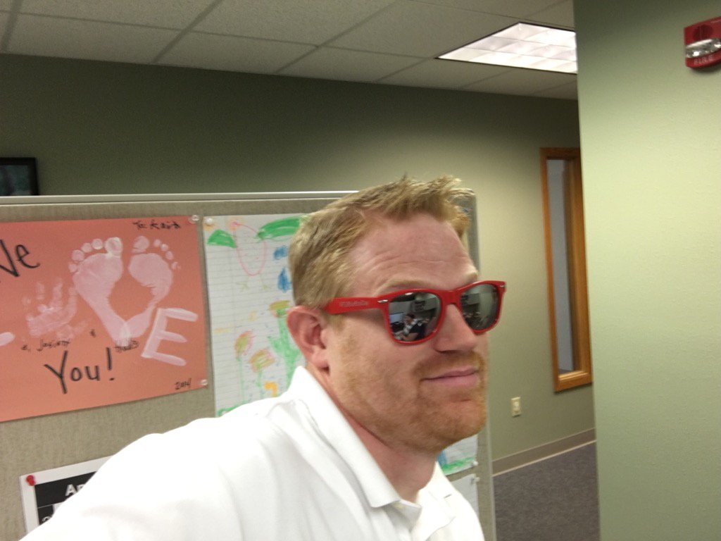dougrog's tweet photo. Sweet new shades! #tgiblueboxday https://t.co/KeijB82bJC