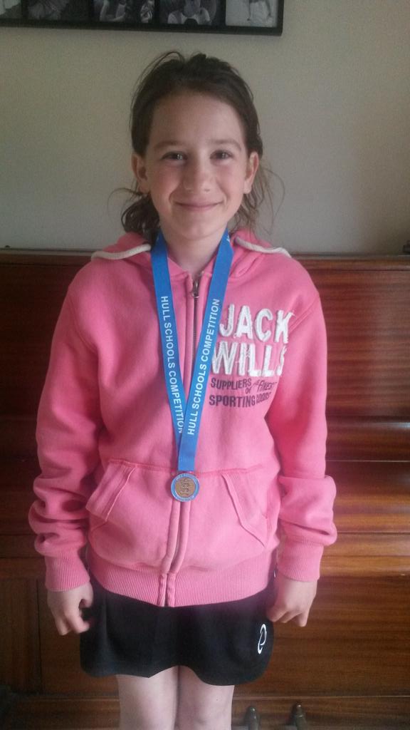 ANDYJJ71's tweet photo. Well done to @megansj04 and the girls and boys @WansbeckPrimary on winning a netball tournament #proud. https://t.co/Wj3vYYzPGH